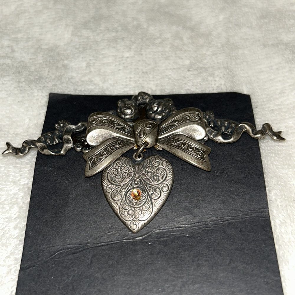 Brass Fantasies Heart & Ribbons Pin - Picture 3 of 5